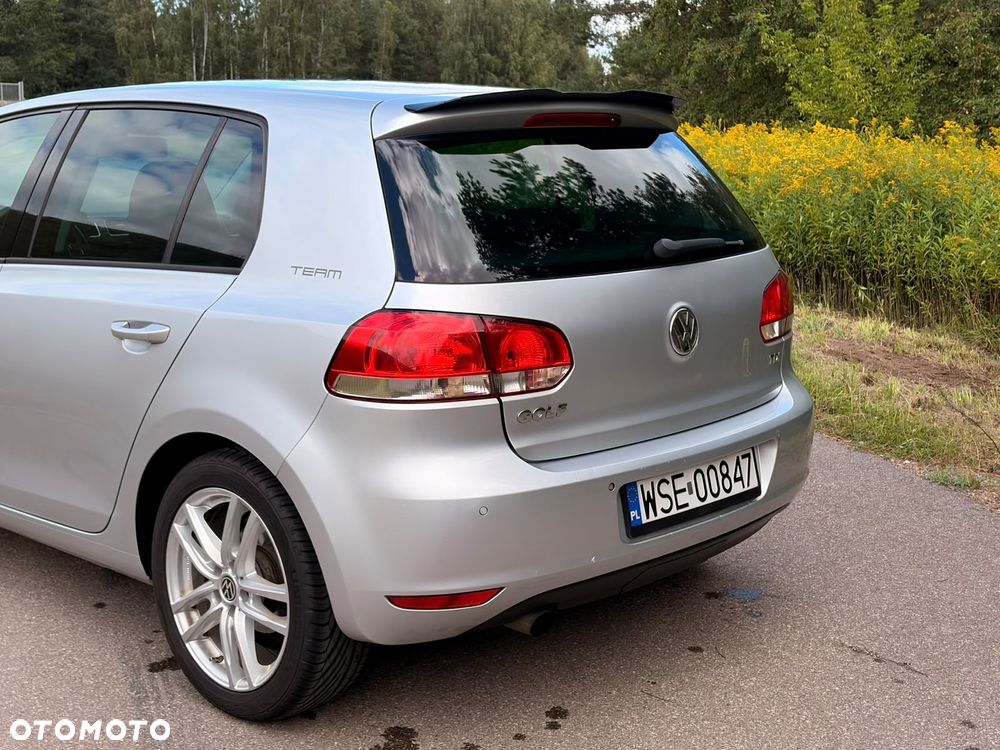 Volkswagen Golf 1.6 TDI Comfortline - 4