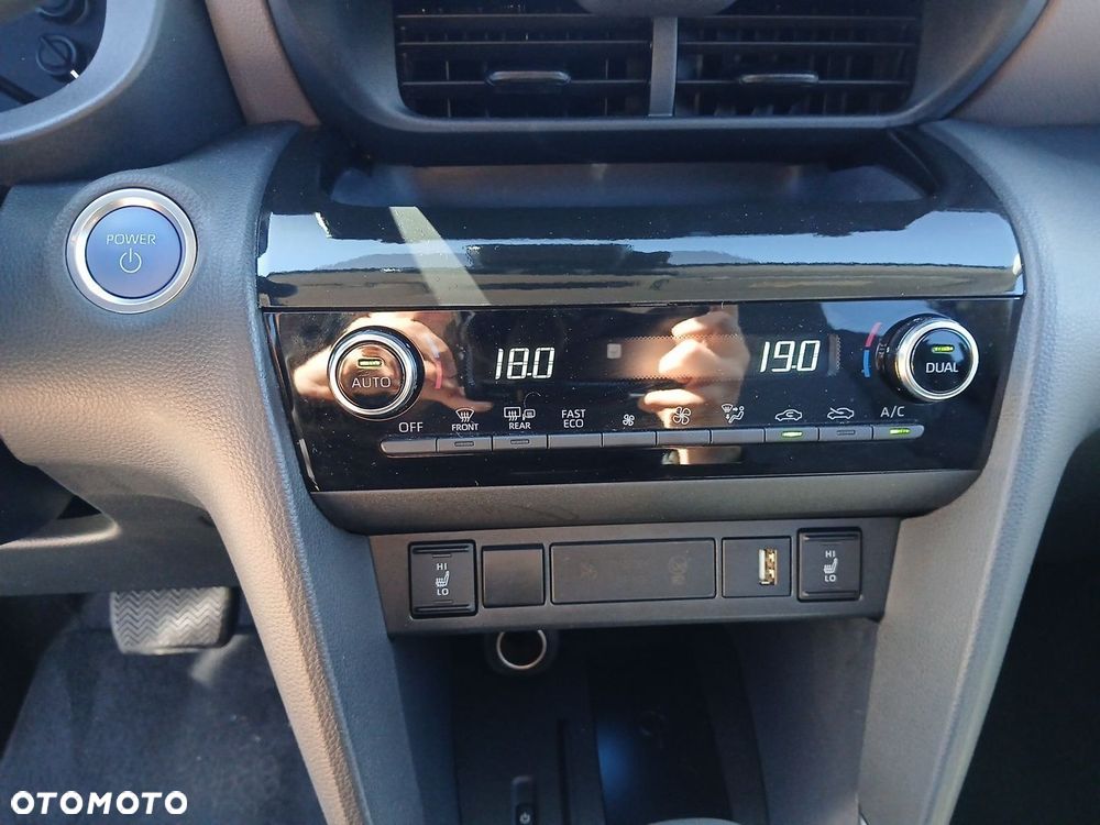 Toyota Yaris Cross - 34