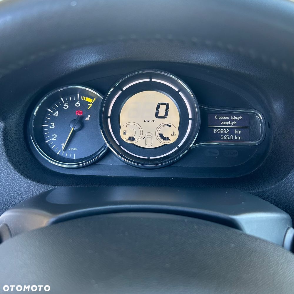 Renault Megane 1.6 16V 110 Paris Business - 21