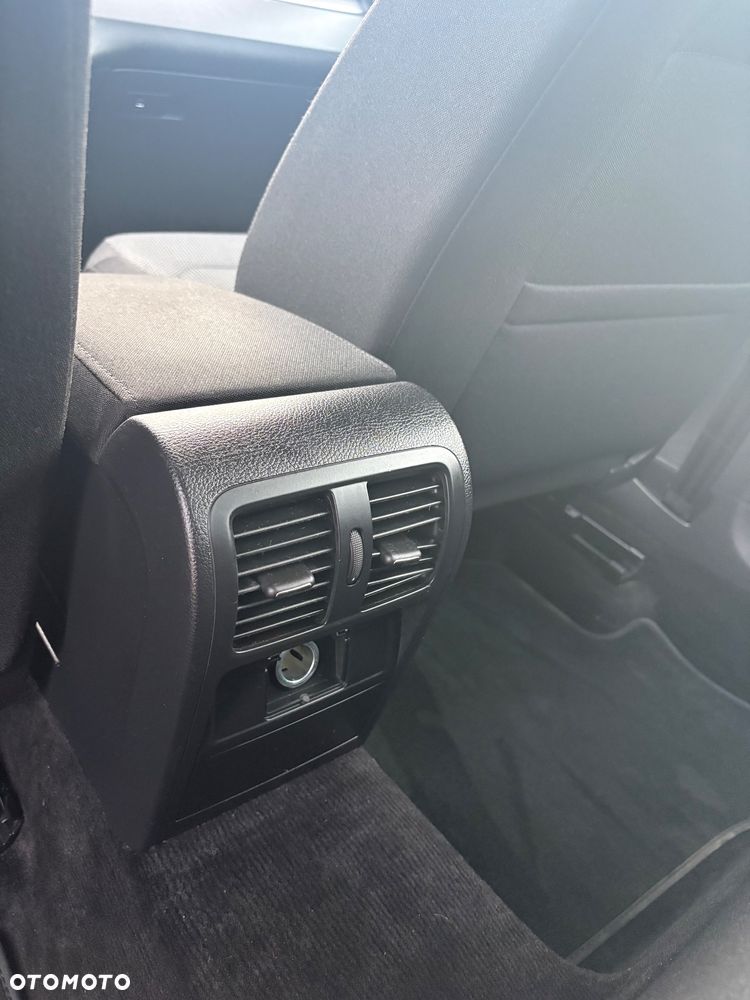 Volkswagen Passat 2.0 Blue TDI SCR Trendline - 20