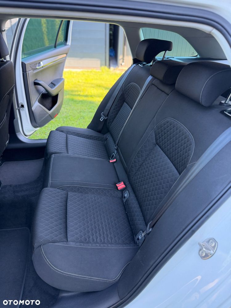Skoda Superb 2.0 TDI 4x4 Premium Edition - 8