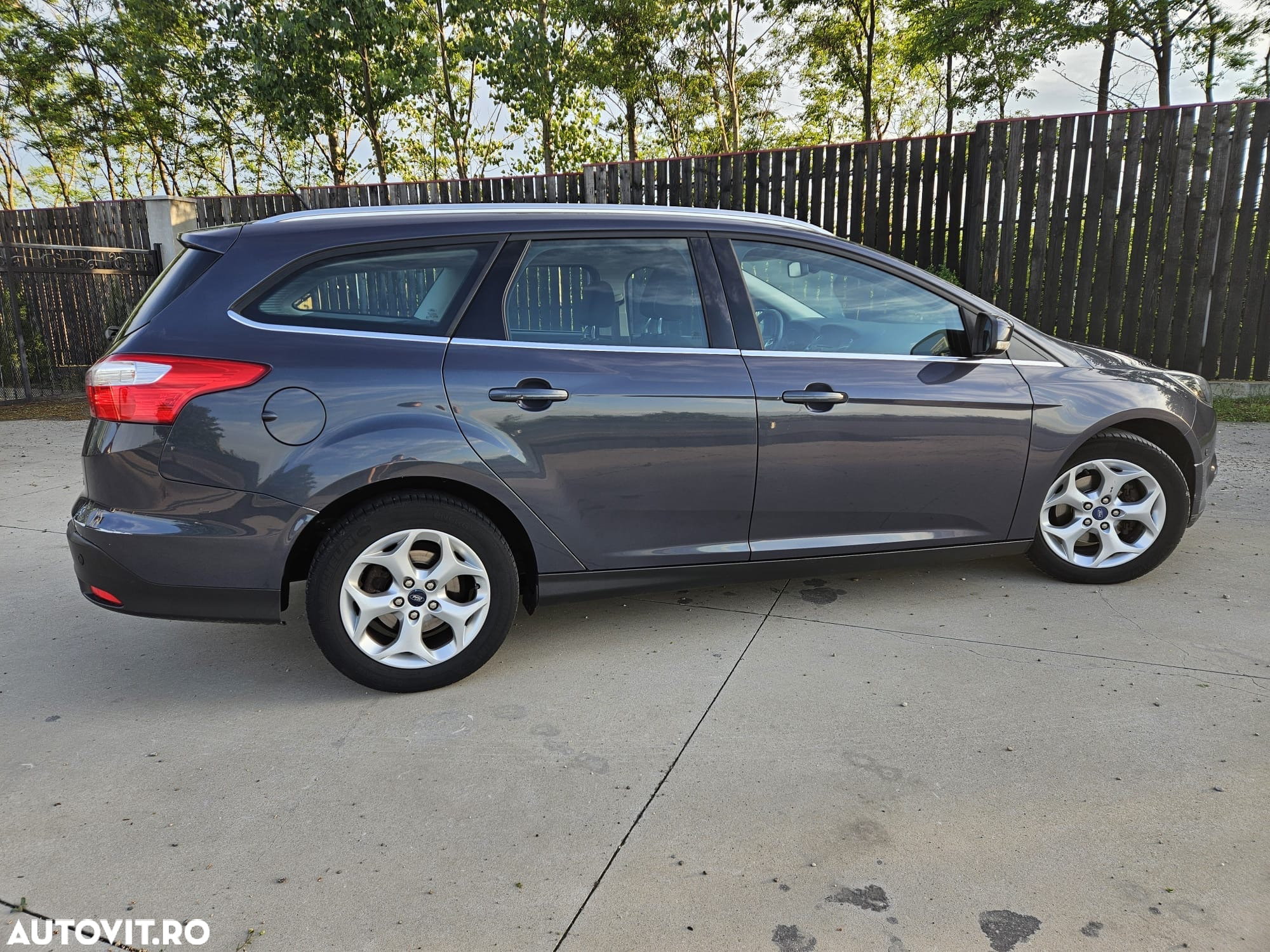 Ford Focus Turnier 1.6 TDCi ECOnetic 88g Start-Stopp-Sy Titanium - 3