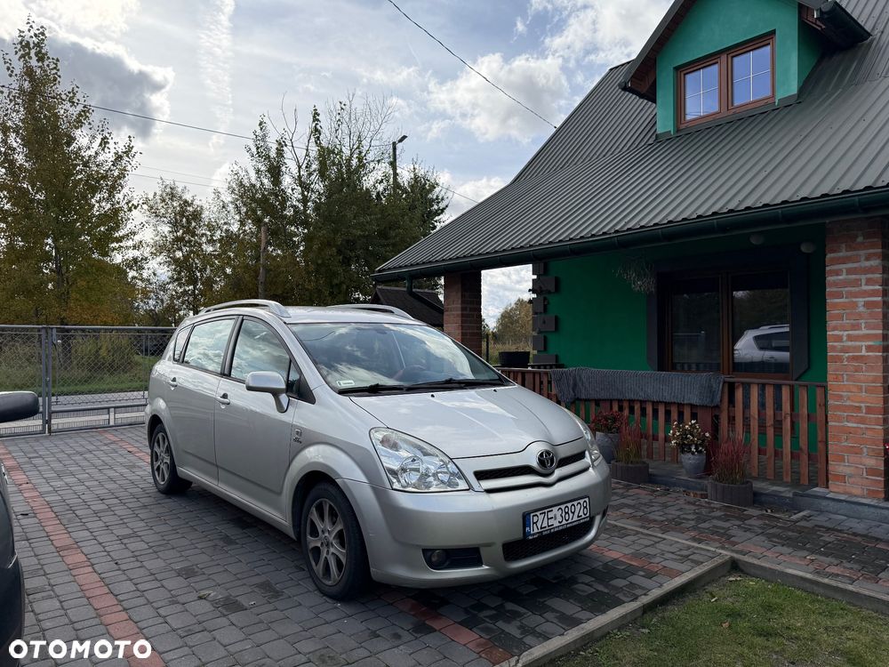 Toyota Corolla Verso 2.0 D-4D - 8