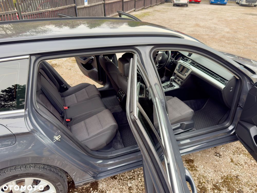 Volkswagen Passat - 13