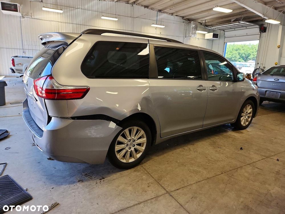 Toyota Sienna 3.5 V6 LE AWD - 4