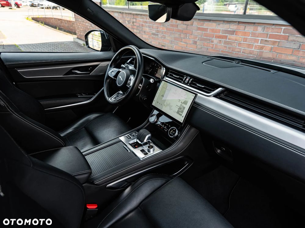Jaguar F-Pace D200 AWD R-Dynamic S - 25