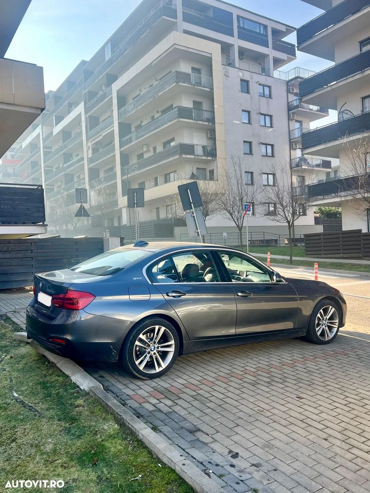 BMW Seria 3 330e xDrive Aut. - 1