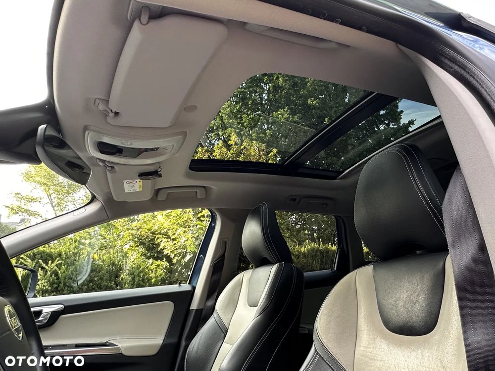 Volvo XC 60 D4 AWD Summum - 22