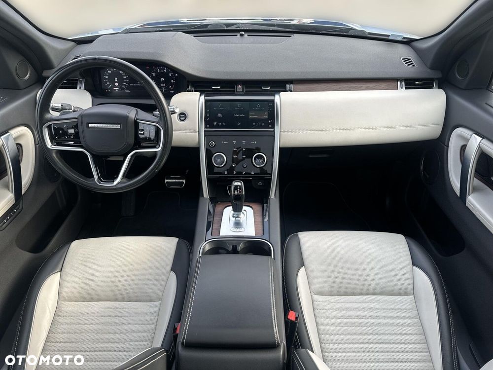 Land Rover Discovery Sport - 11