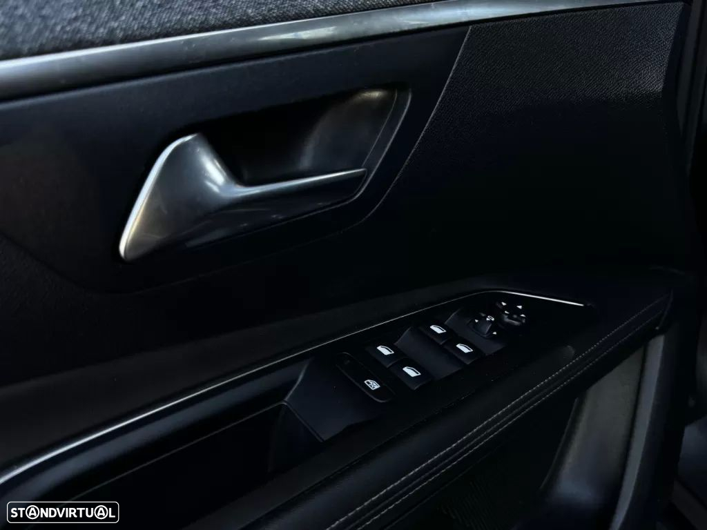 Peugeot 3008 1.5 BlueHDi Allure - 30