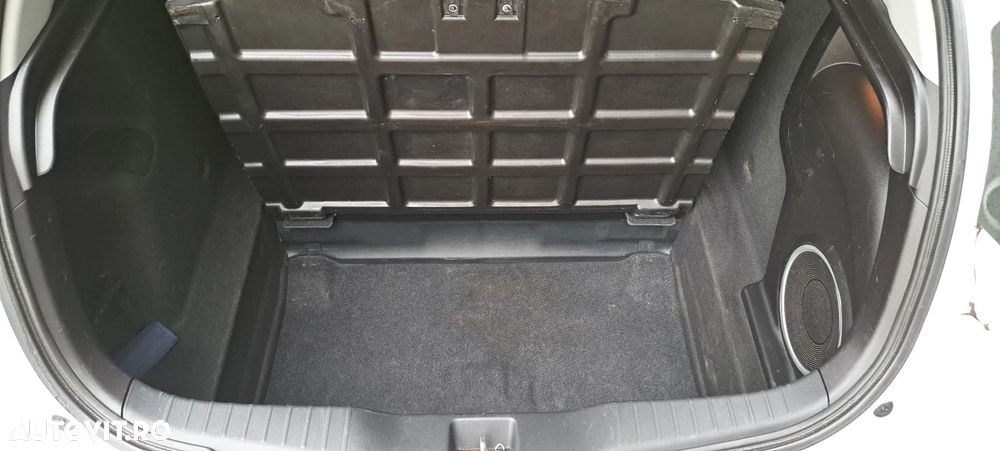 Honda Civic 1.6 i-DTEC Lifestyle Black Edition - 12