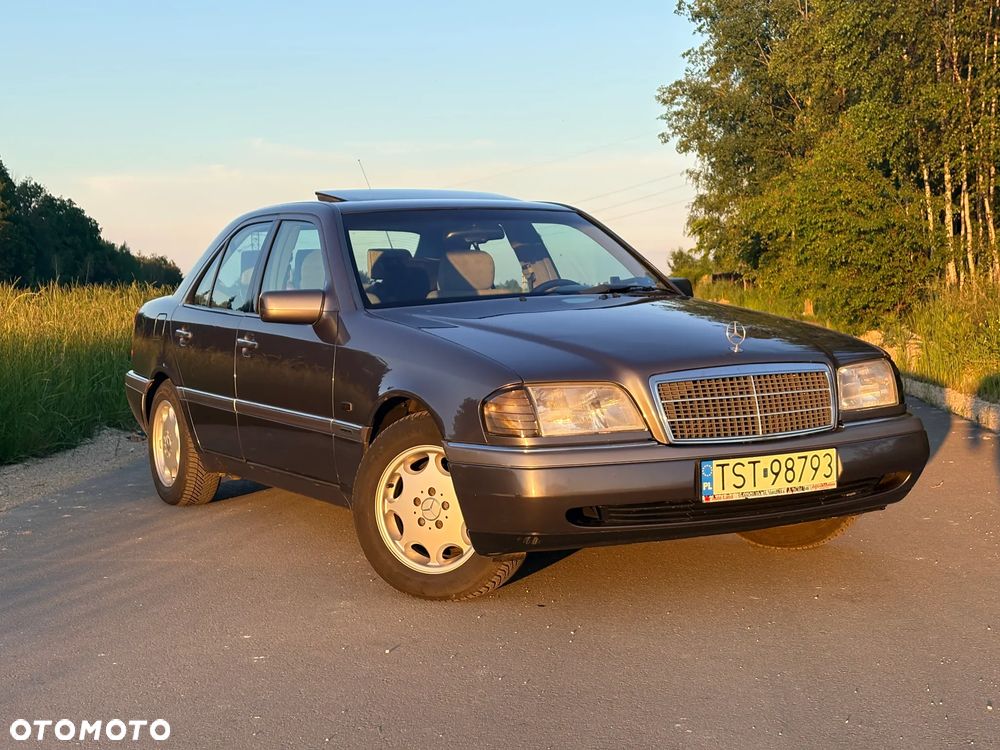 Mercedes-Benz Klasa C 180 T Elegance - 9