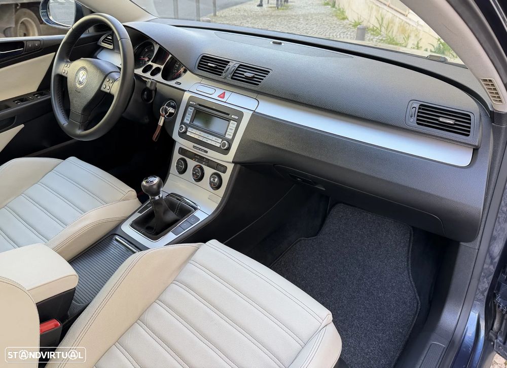 VW Passat 2.0 TDI Edition Highline - 19