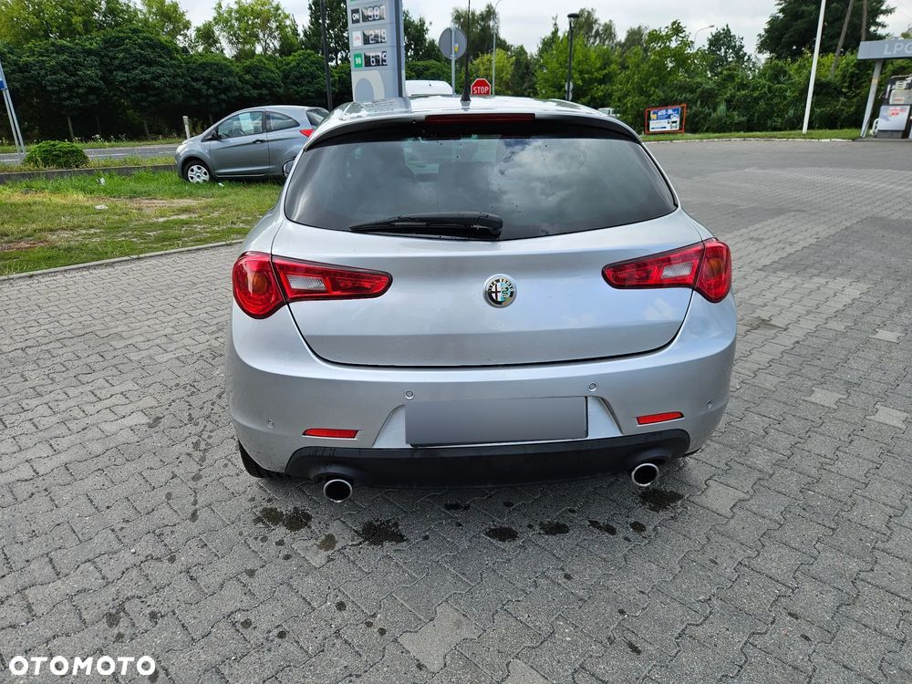 Alfa Romeo Giulietta 1750 TBi Quadrifoglio Verde - 4