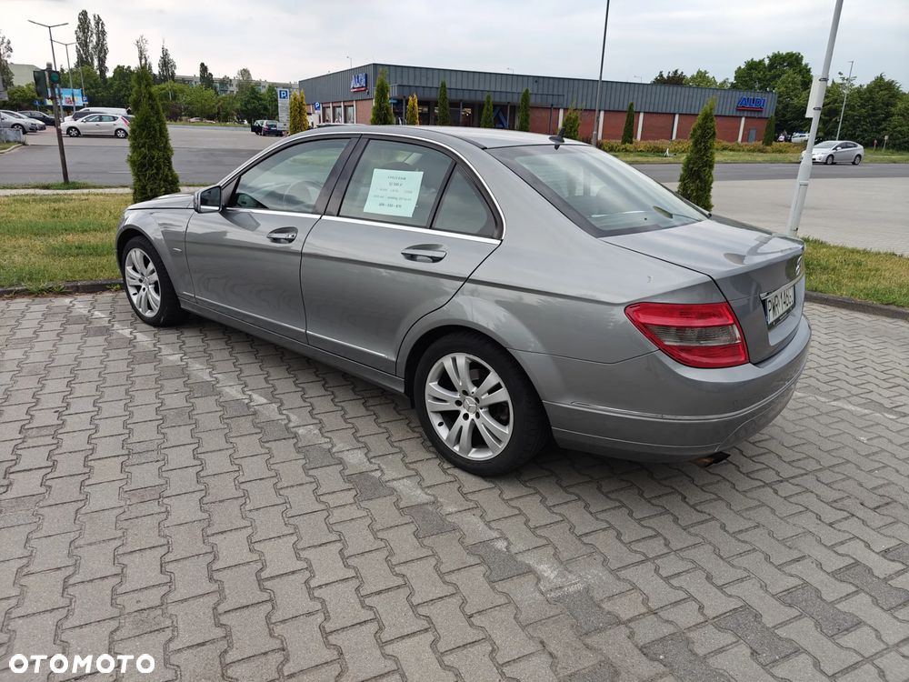 Mercedes-Benz Klasa C 180 CGI BlueEff Avantgarde - 2