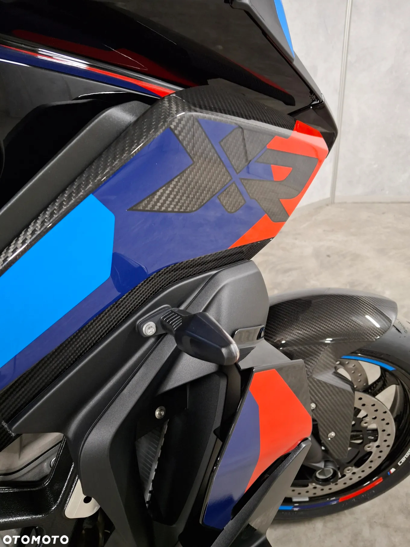 BMW XR - 8