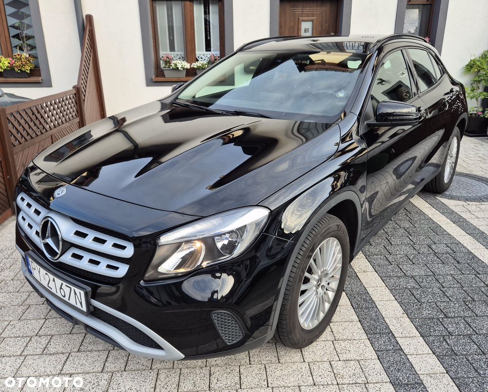 Mercedes-Benz GLA 180 - 3