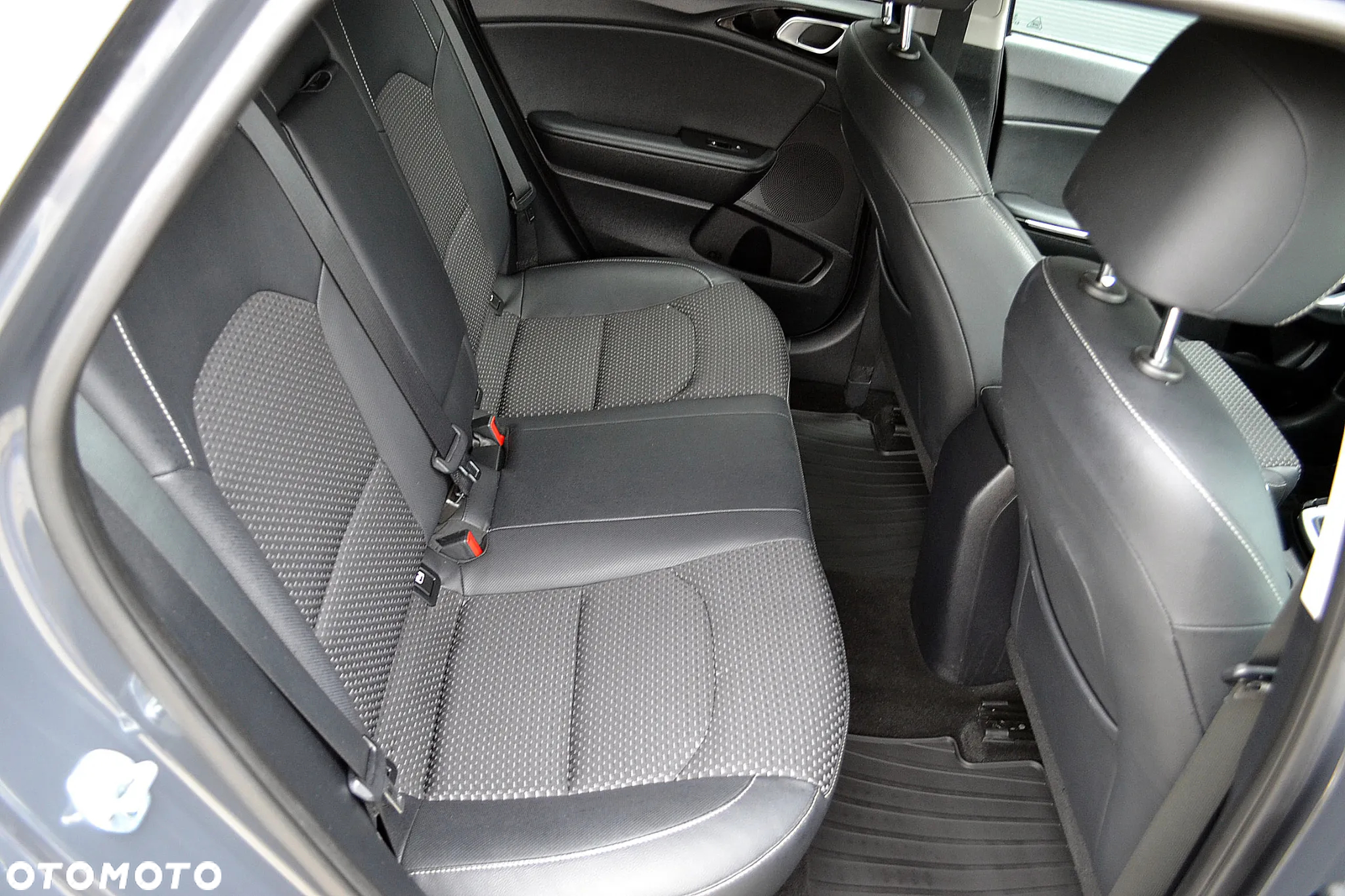Kia Ceed 1.0 T-GDI 120 OPF Edition 7 - 20