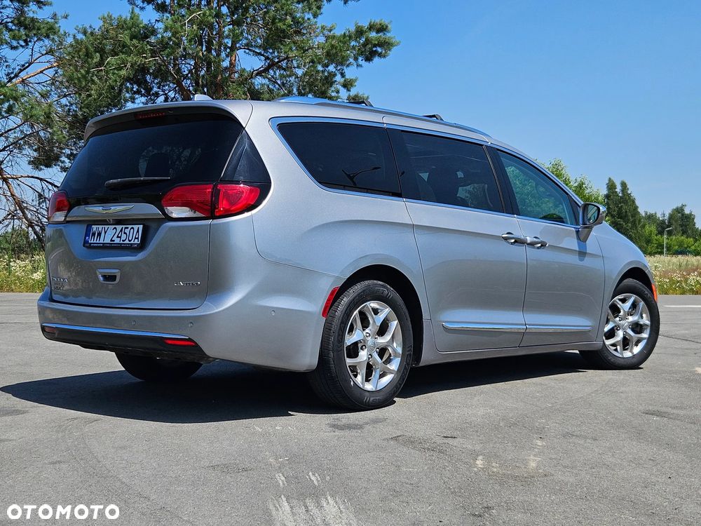 Chrysler Pacifica - 13