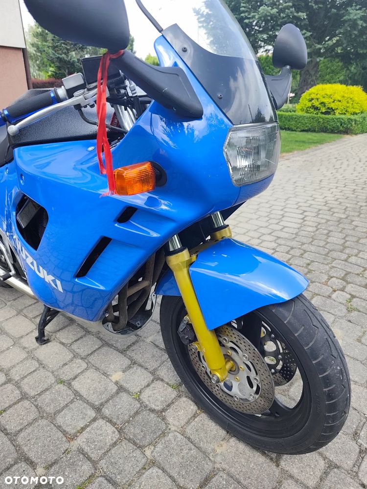 Suzuki GSX - 10