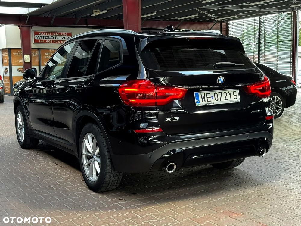 BMW X3 xDrive20i Advantage - 5