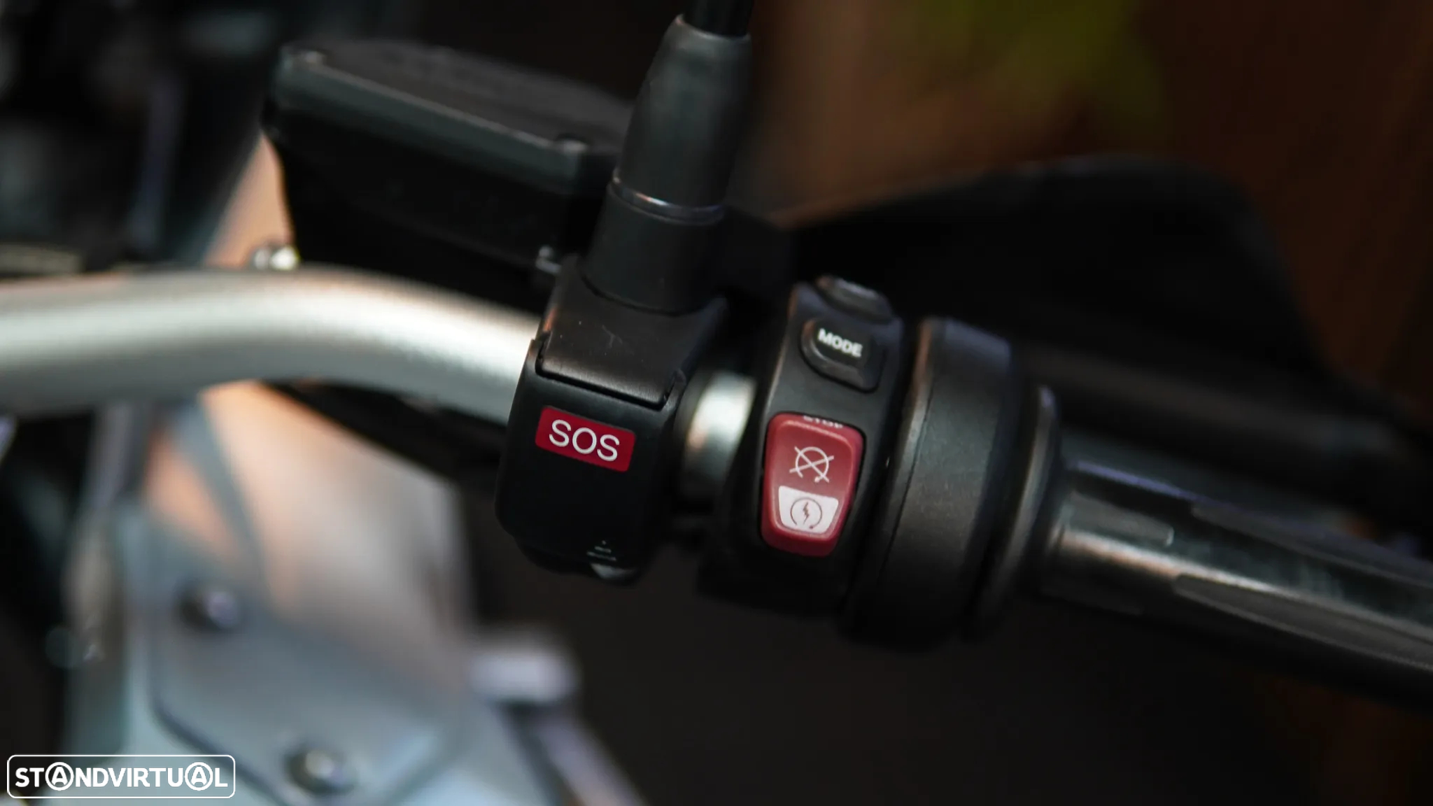 BMW R 1250 GS Adventure C/ AKRAPOVIC COMPLETO - 16