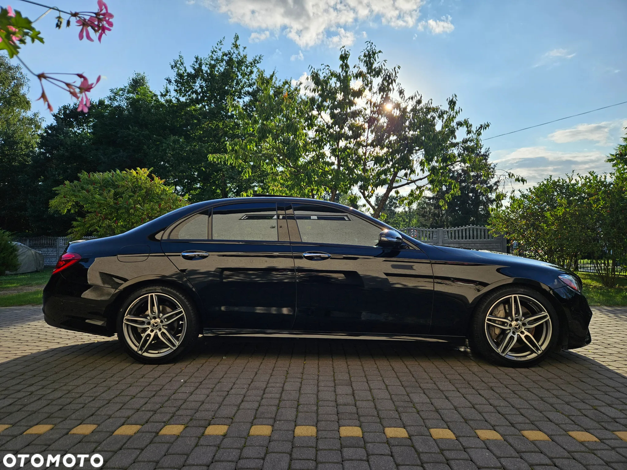 Mercedes-Benz Klasa E 300 9G-TRONIC AMG Line - 4
