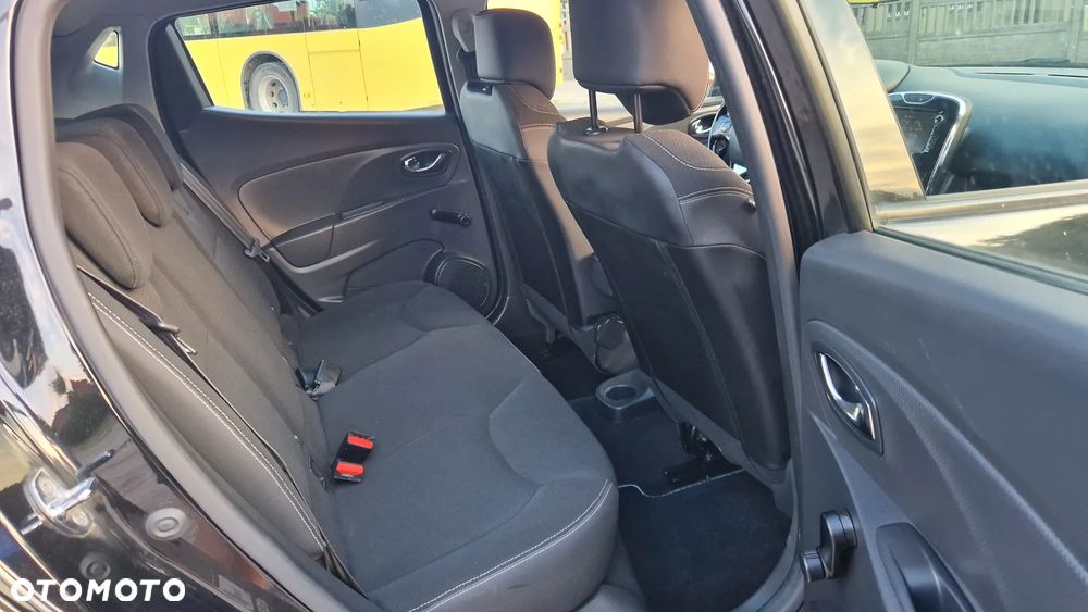 Renault Clio 1.2 16V 75 Expression - 8