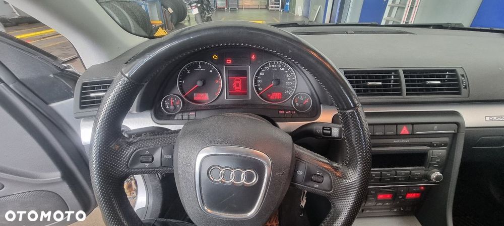 Audi A4 Avant 2.0 TDI DPF quattro - 6