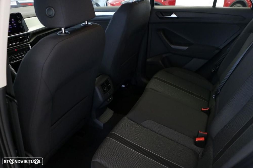 VW T-Roc 1.0 TSI Urban - 28