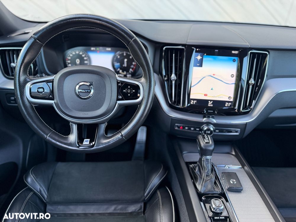 Volvo XC 60 D4 AWD Geartronic RDesign - 16