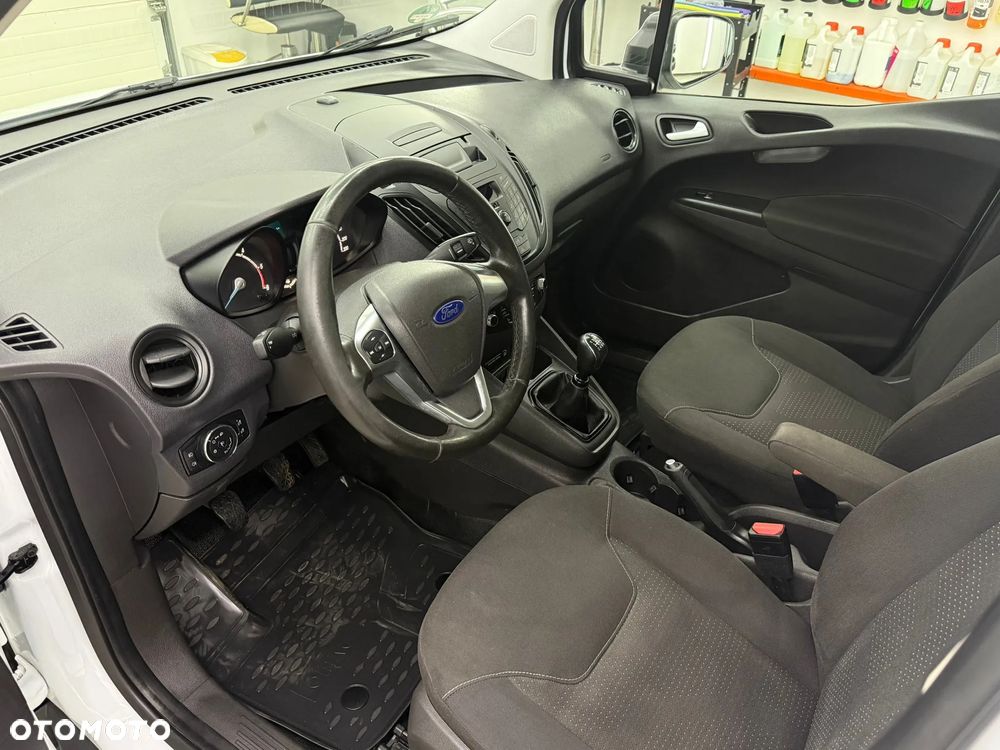 Ford Transit Courier - 21