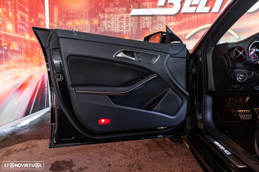 Mercedes-Benz CLA 45 AMG Shooting Brake 4-Matic - 12