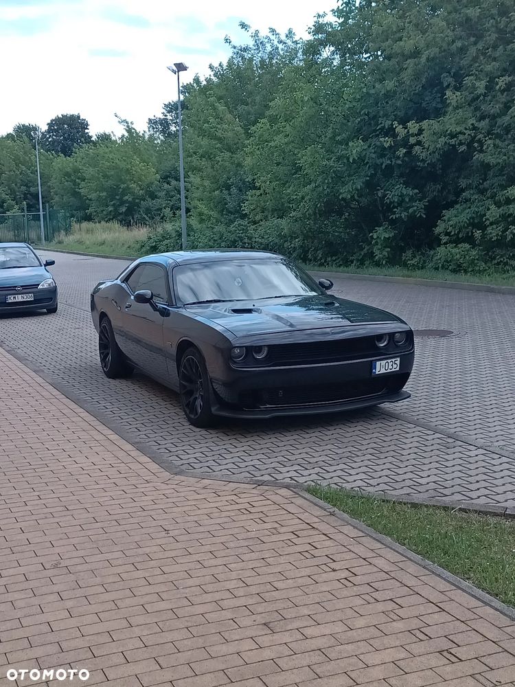 Dodge Challenger - 17