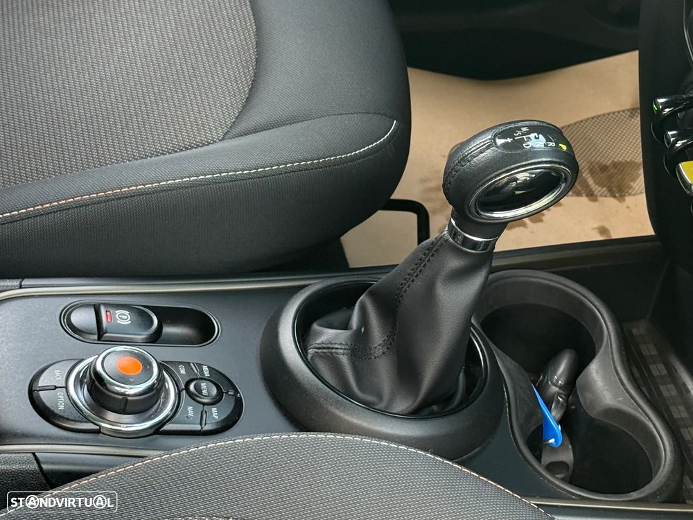 MINI Countryman Cooper SE ALL4 Auto - 30