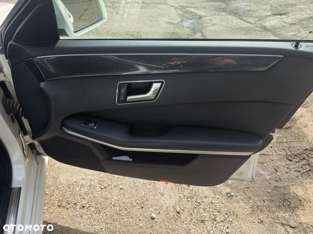 Mercedes-Benz Klasa E 220 CDI DPF BlueEFFICIENCY Automatik - 8