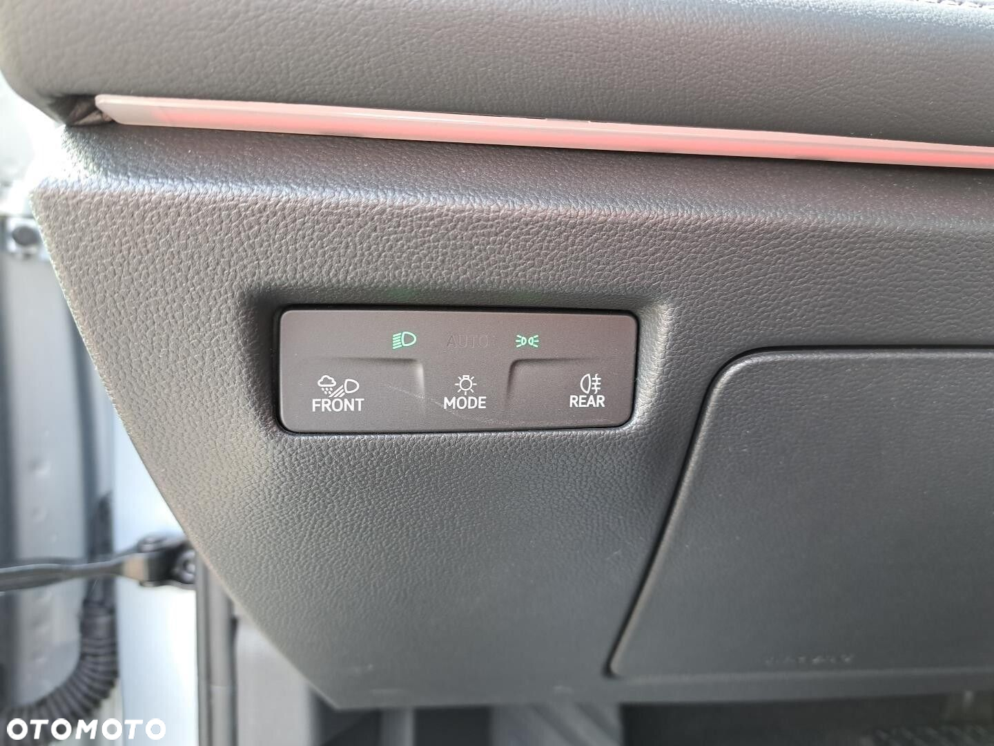 Volkswagen Passat 2.0 TDI SCR Elegance DSG - 25