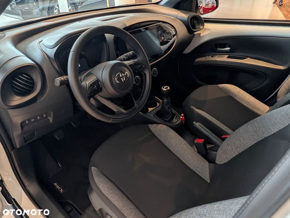 Toyota Aygo X - 10