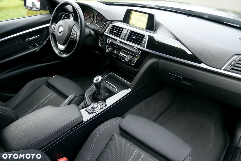 BMW Seria 3 318d Sport Line - 17