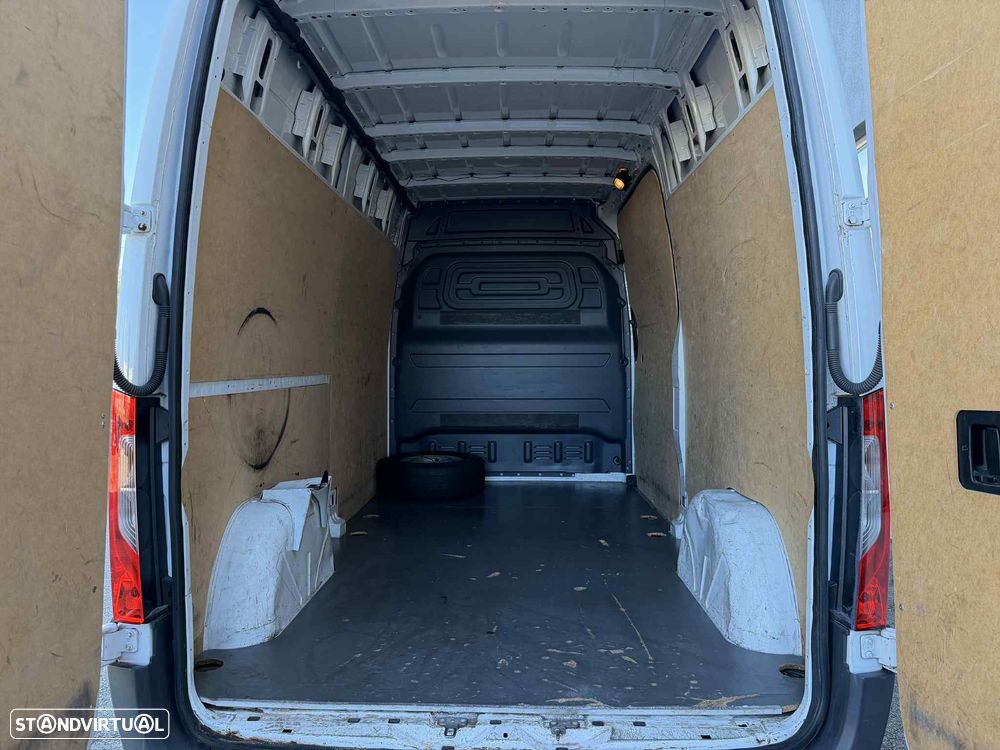 Mercedes-Benz E-SPRINTER - 13