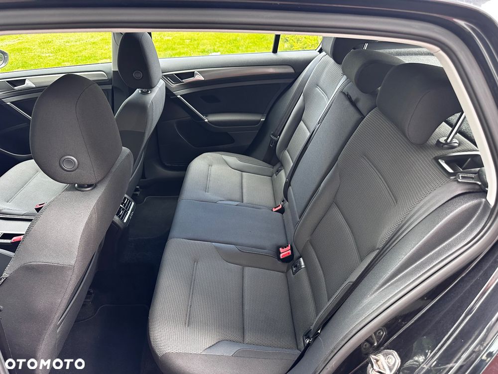 Volkswagen Golf 1.6 TDI BlueMotion Technology Comfortline - 21