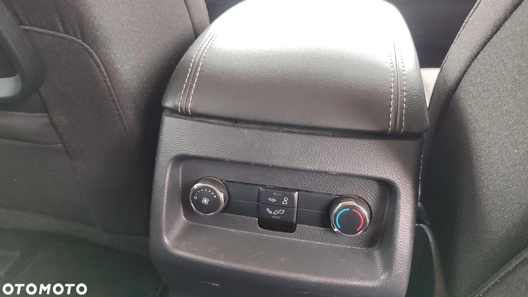Ford S-Max 2.0 EcoBlue TITANIUM - 21
