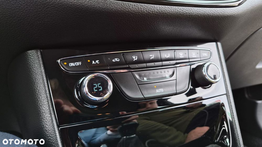 Opel Astra 1.6 CDTI Dynamic S&S - 16