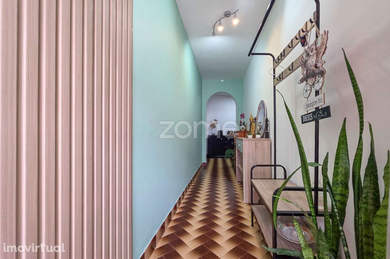 Moradia T3+1 com Terraço e Vista Mar nos Remédios, Lagoa - Grande imagem: 2/22