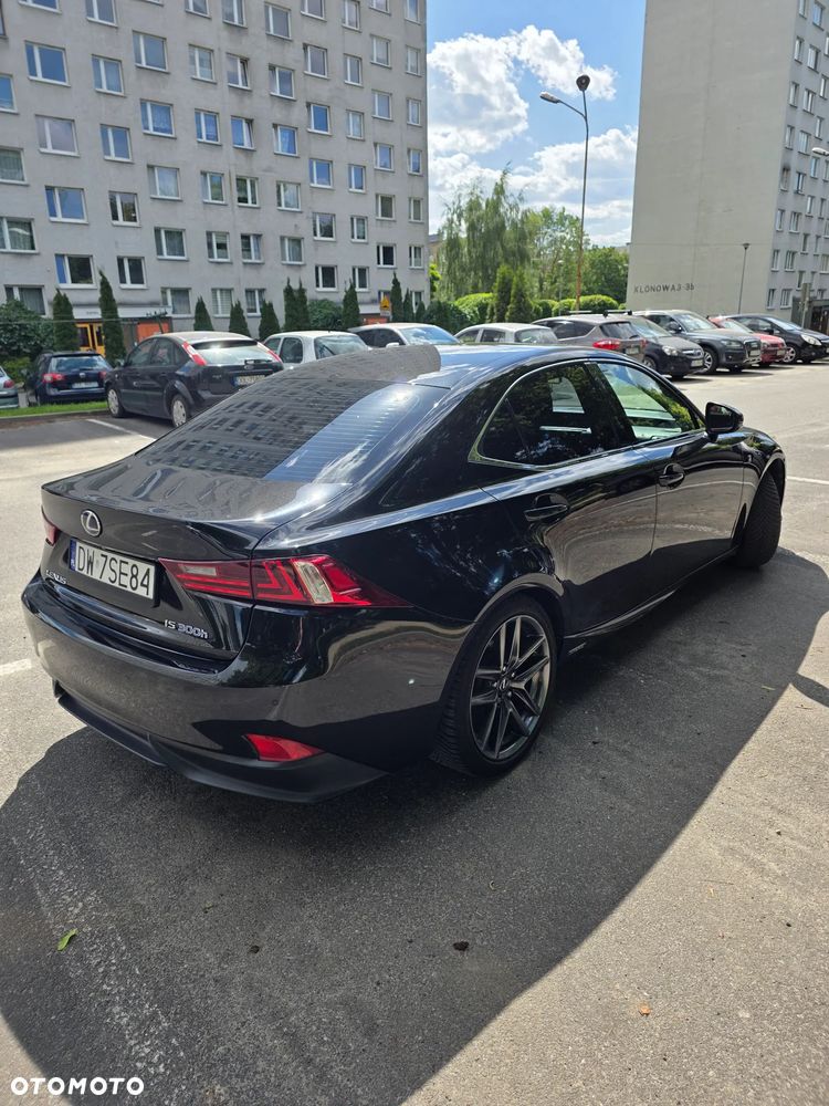 Lexus IS 300h F Sport - 6