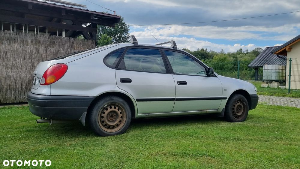Toyota Corolla - 4
