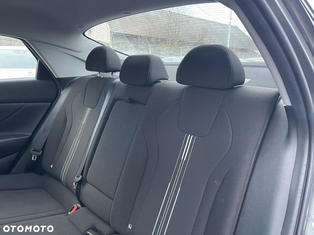 Hyundai Elantra 1.6 Modern - 12