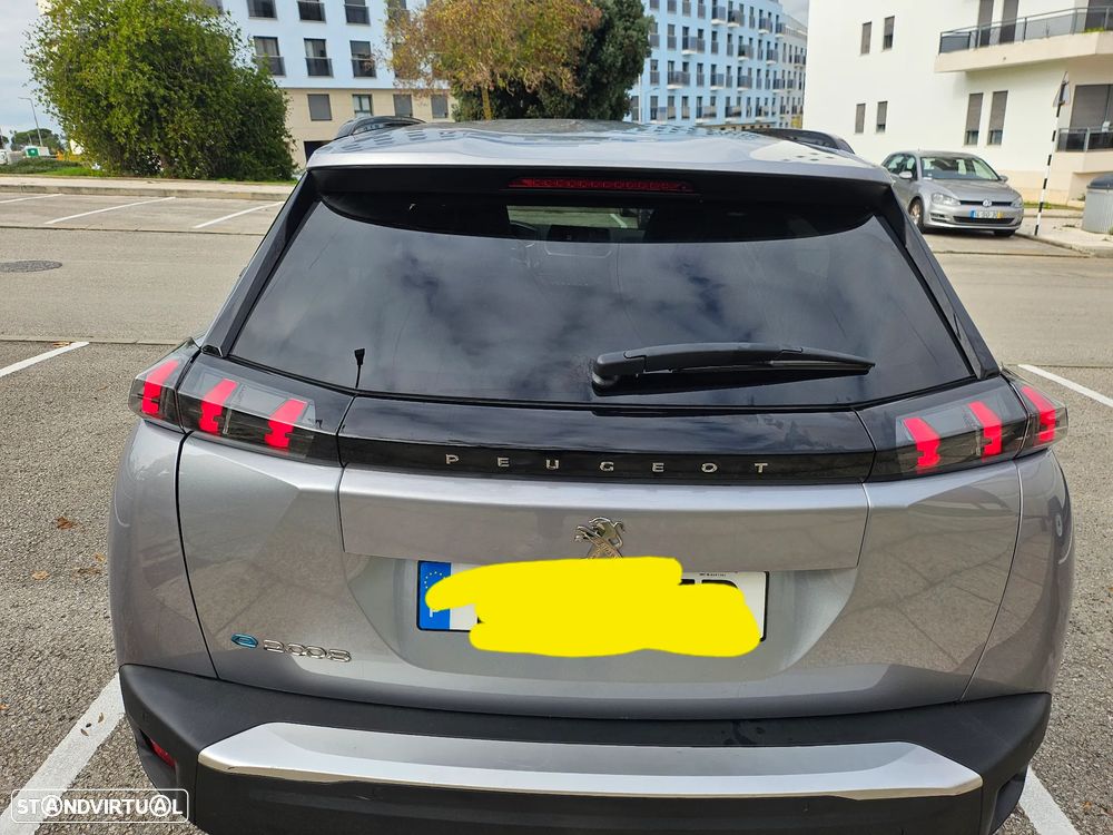 Peugeot e-2008 Allure - 3