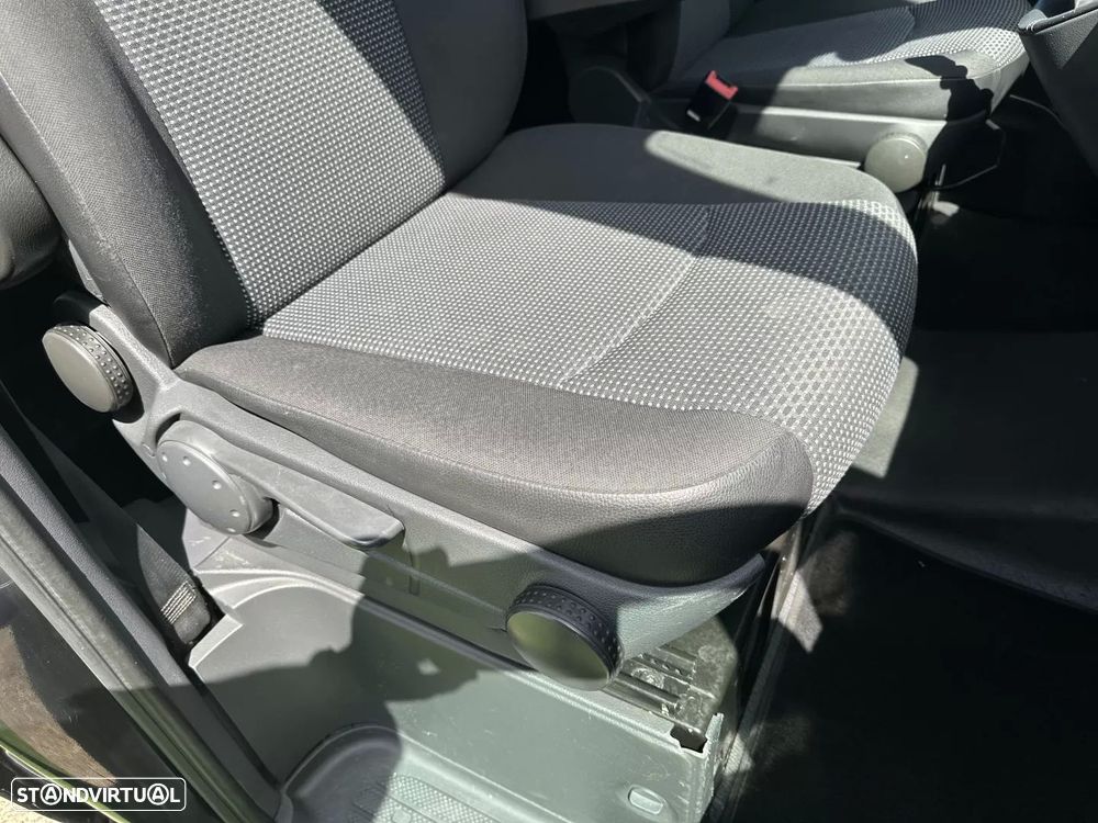 Mercedes-Benz Vito Compacta CREW - 53