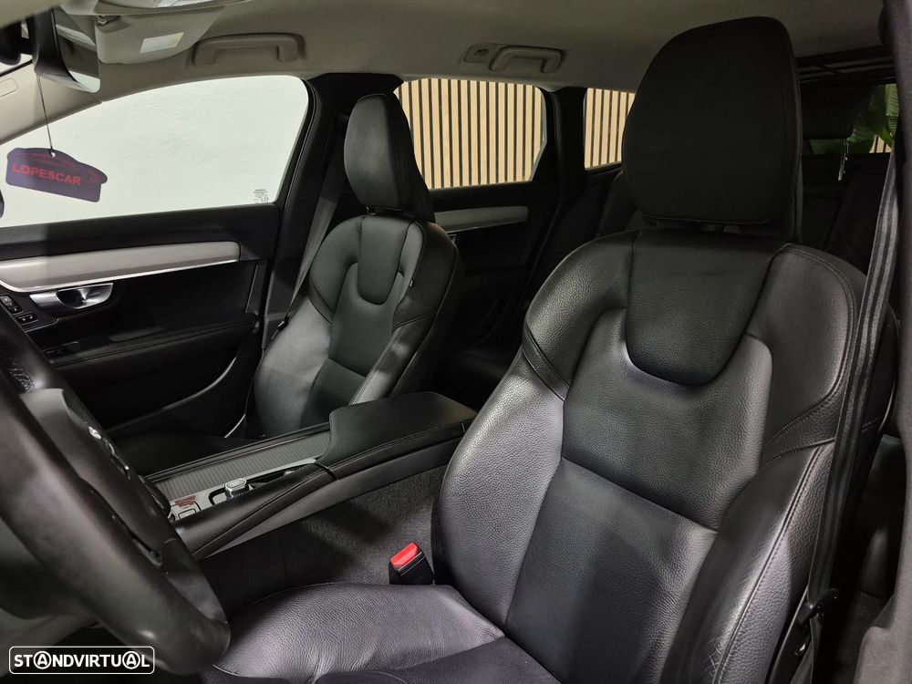 Volvo V90 Cross Country 2.0 B5 Plus AWD - 13